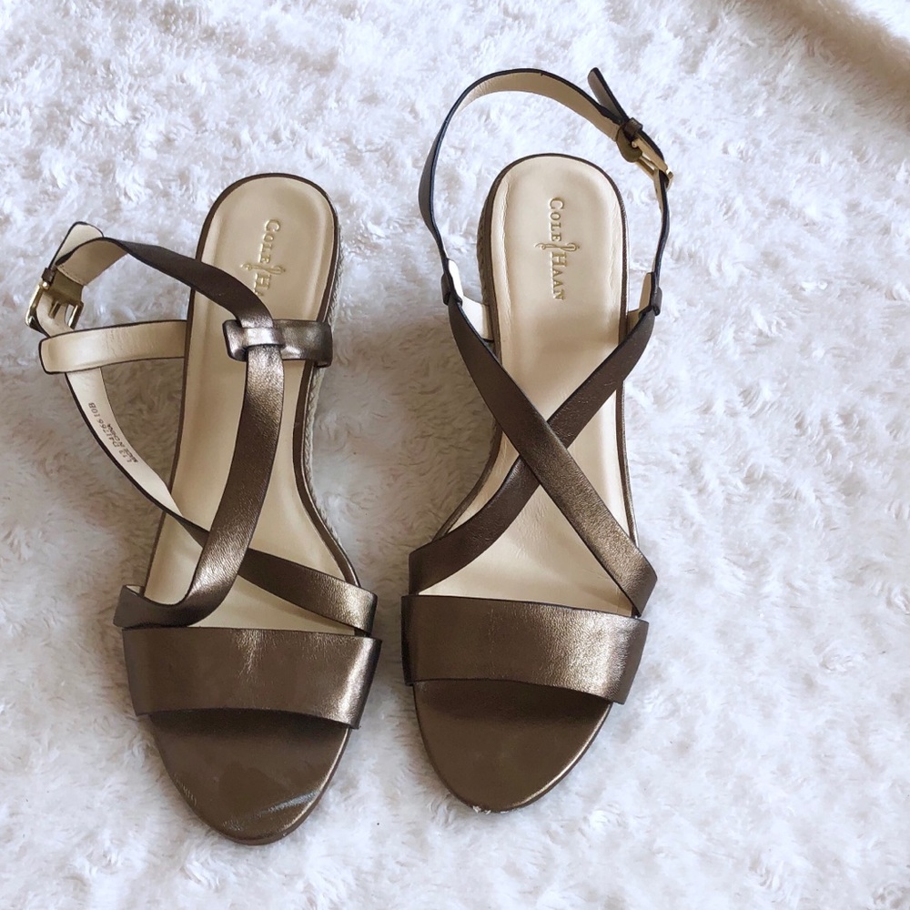 Bronze wedge